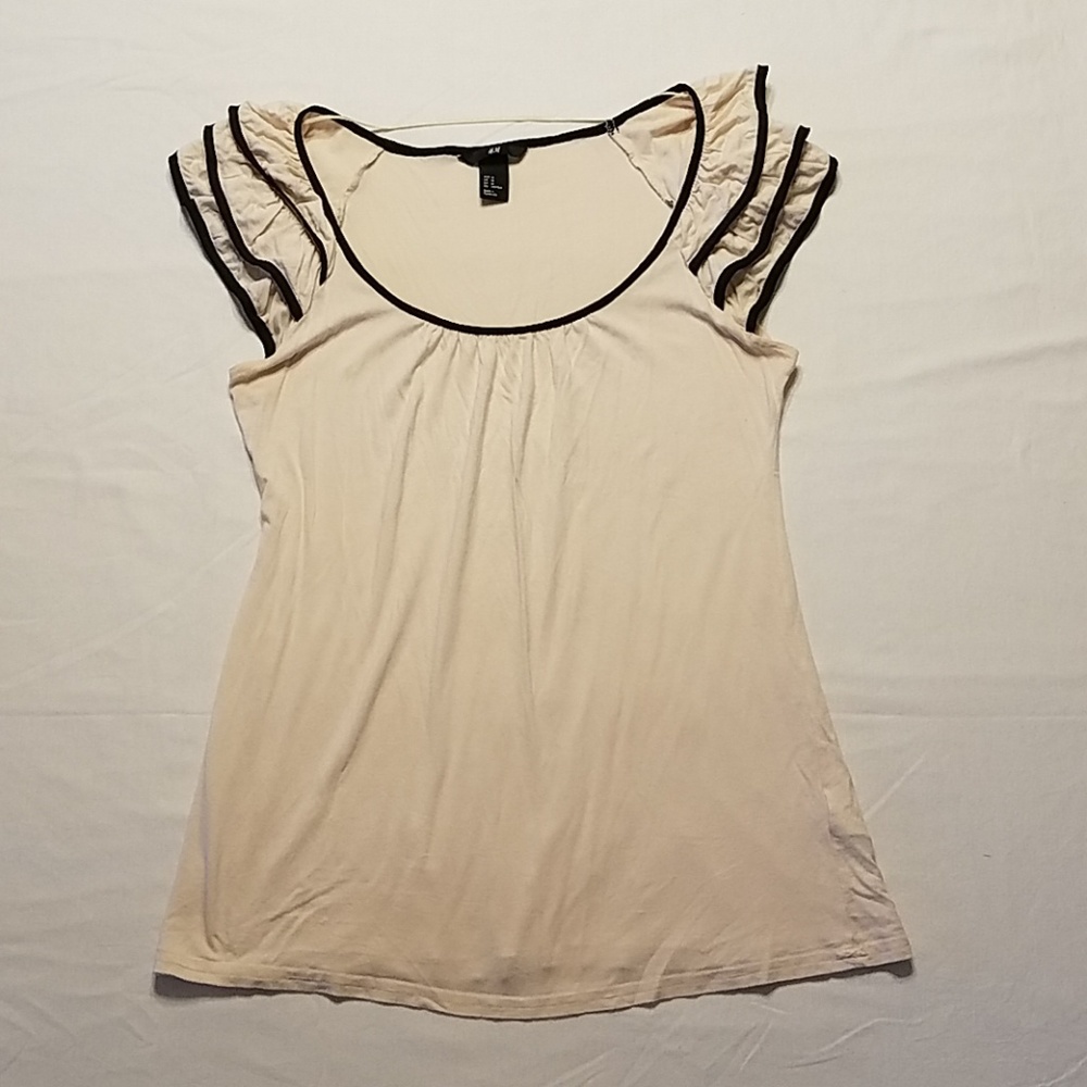 H&M Ruffled Sleeve Top